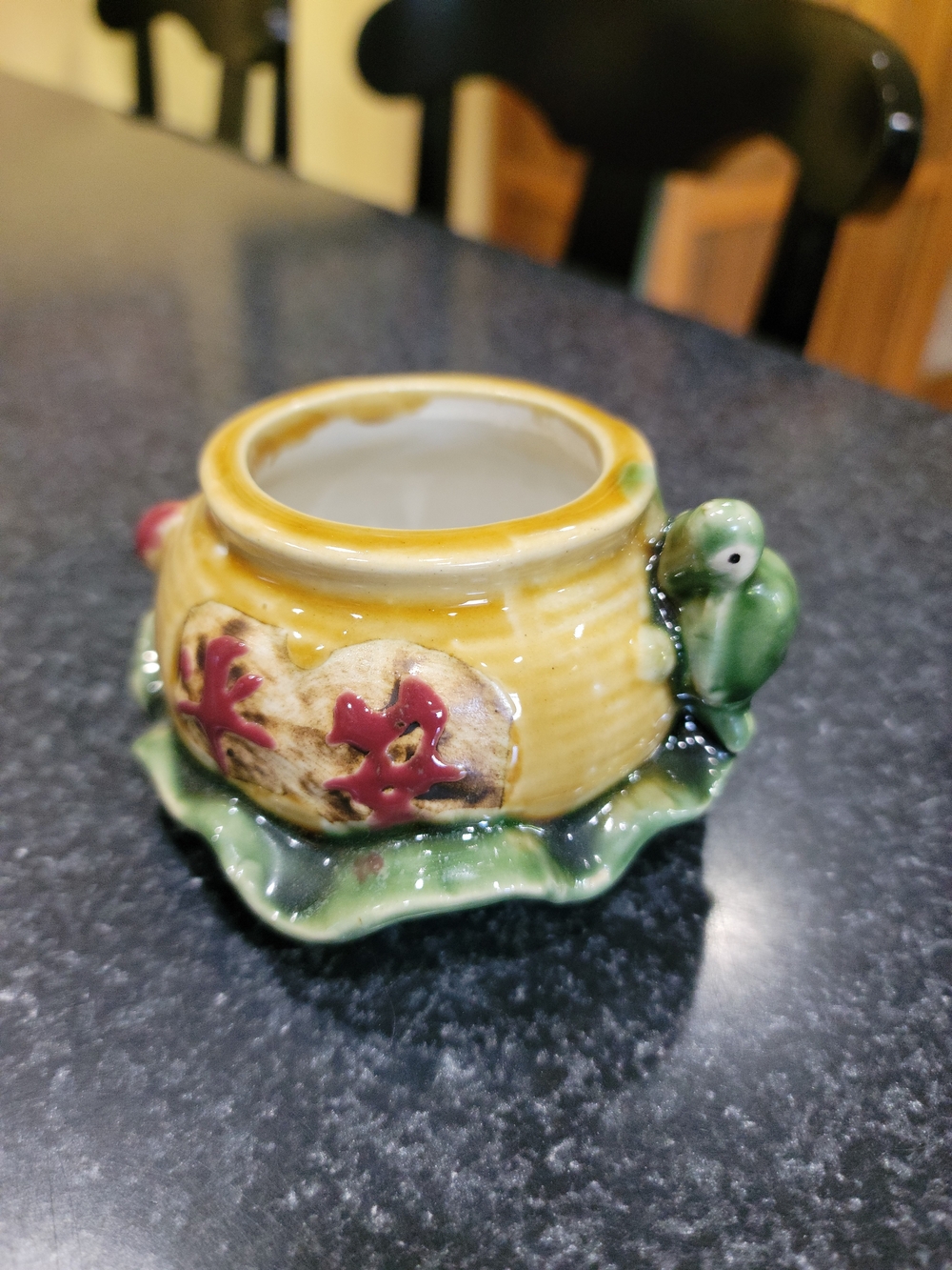 Vintage-style ceramic turtle planter Yellow And Green